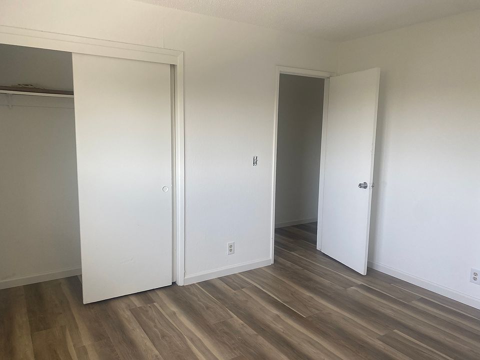 1st image of 1264 Calle Oriente