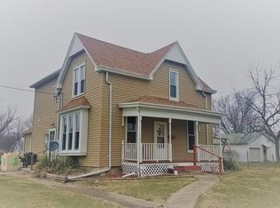227 N Scofield St, Carthage, IL 62321