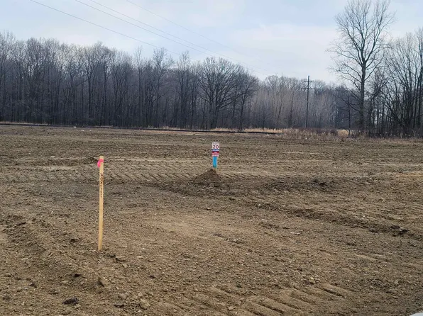 5236 Victory Cir, Linden, MI 48451