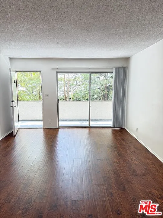 1 bed, 1.0 bath, 820 sqft, $2,650 — Photo 2