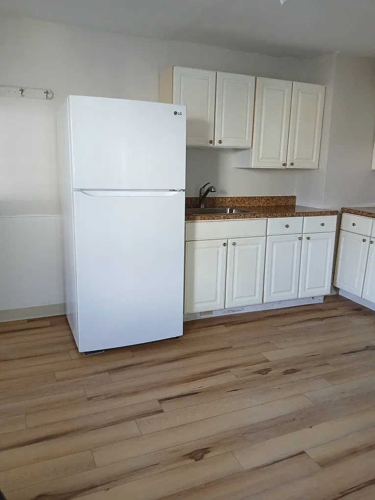 2 bed, 700 sqft, $1,500 — Photo 2