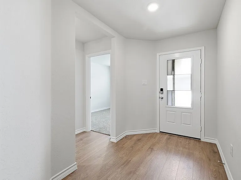 3122 Davis Trce — Photo 2