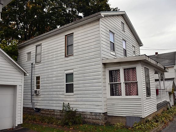 4th image of 328 Wallace St