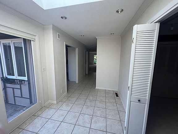 5th image of 7221 South St Unit 3