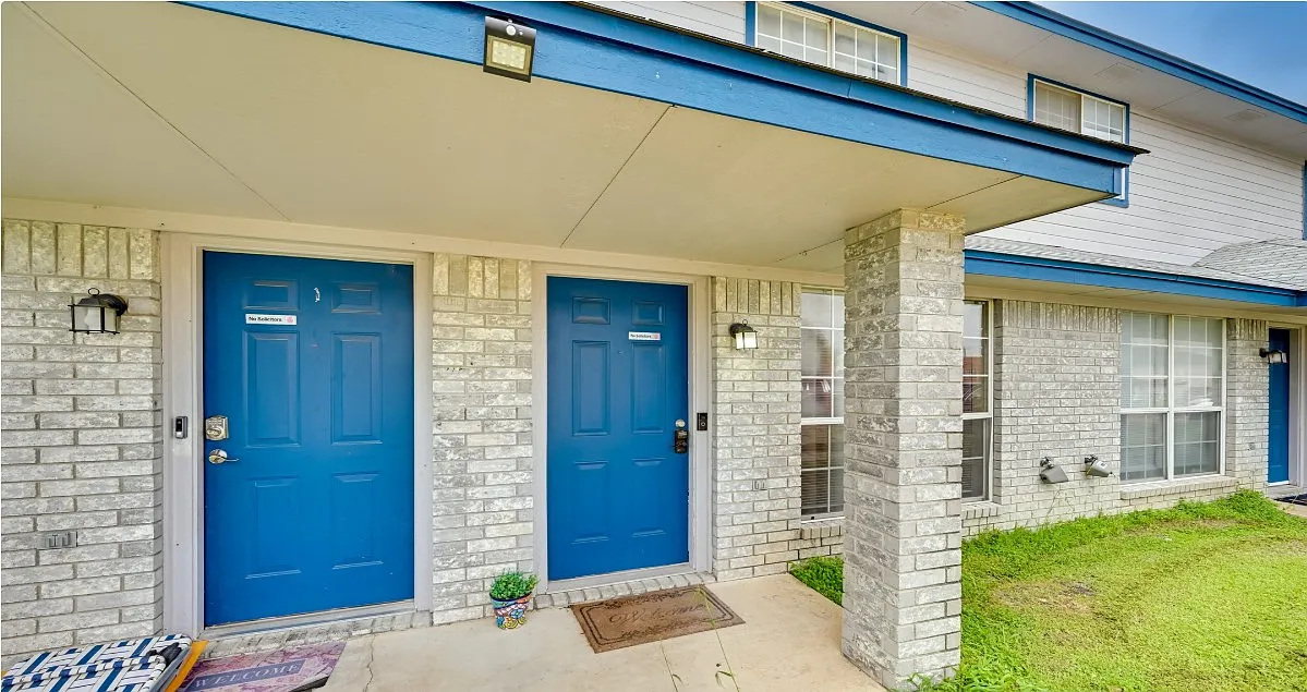 Building Photo - 4203 Deek Dr #B