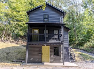 59 Prospect St, Simpson, PA 18407