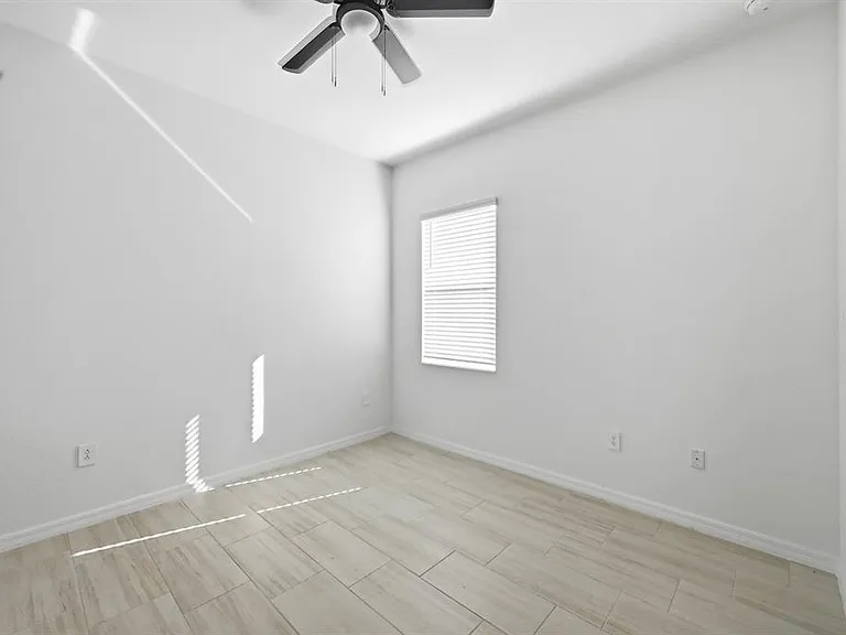 5543 Lightning Whelk Ln — Photo 18