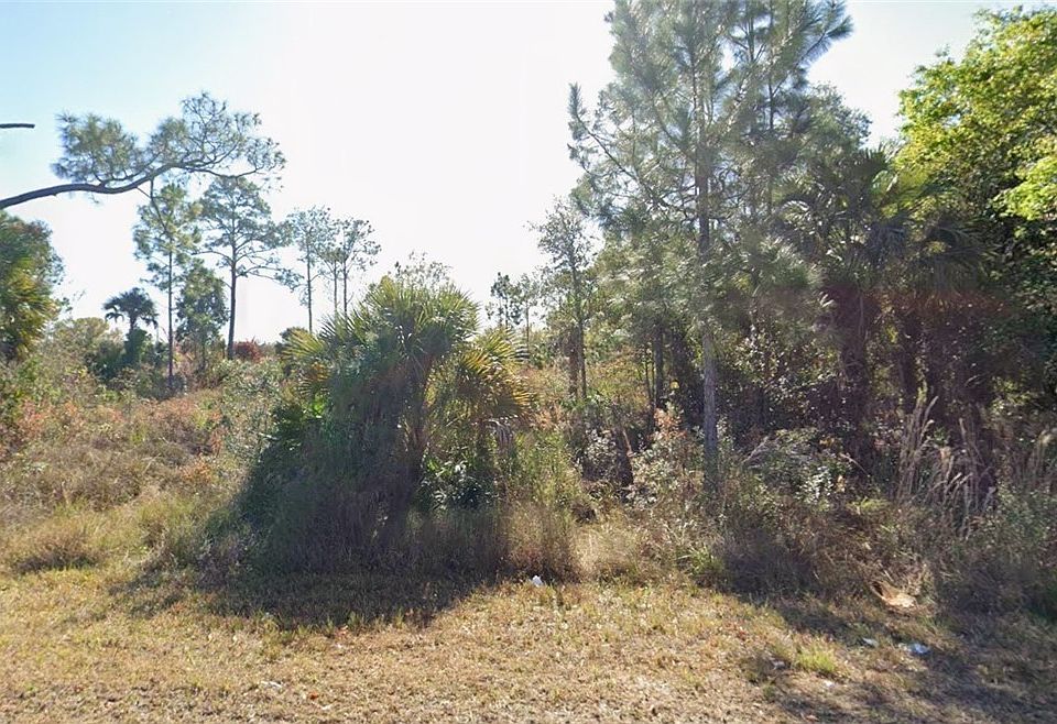 2nd image of 1916 Vesper Ct