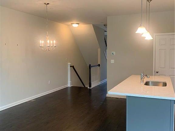 5th image of 2219 Huntington Ln Unit 44