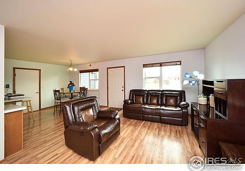 3rd image of 421 Lakeview Dr