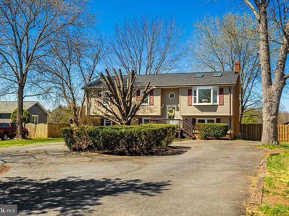 2nd image of 11126 Cedar Ln