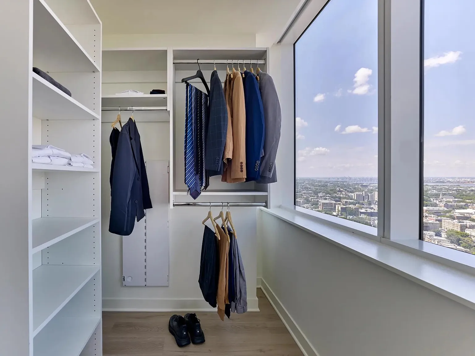 2 bed, 1000 sqft, $5,232 — Photo 4