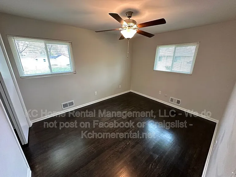 5012 Powell Ave — Photo 29