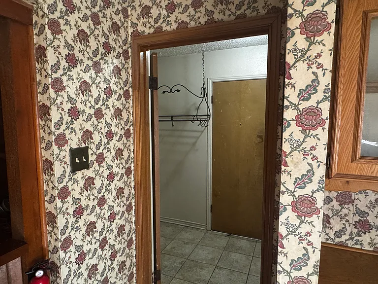 428 Kathy Dr — Photo 12
