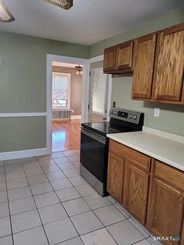 3 bed, 950 sqft, $2,000 — Photo 4