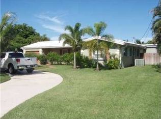 7124 W Lake Dr, Lake Clarke Shores, FL 33406