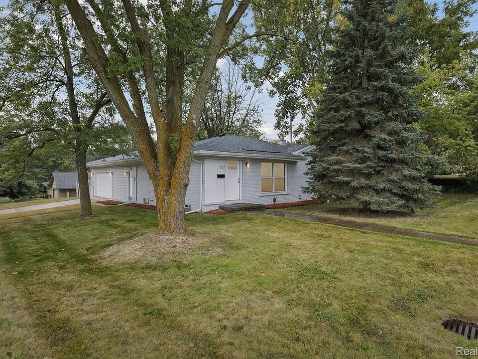 1st image of 207 W Tienken Rd