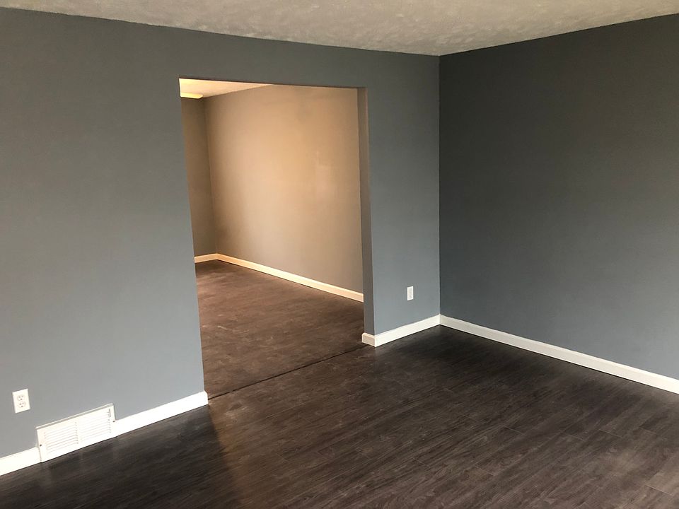 1st image of 7471 Essex Dr Unit E