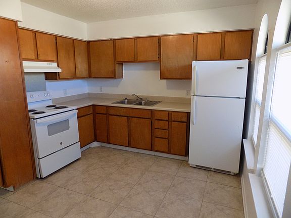 2nd image of 721 Julian St #9
