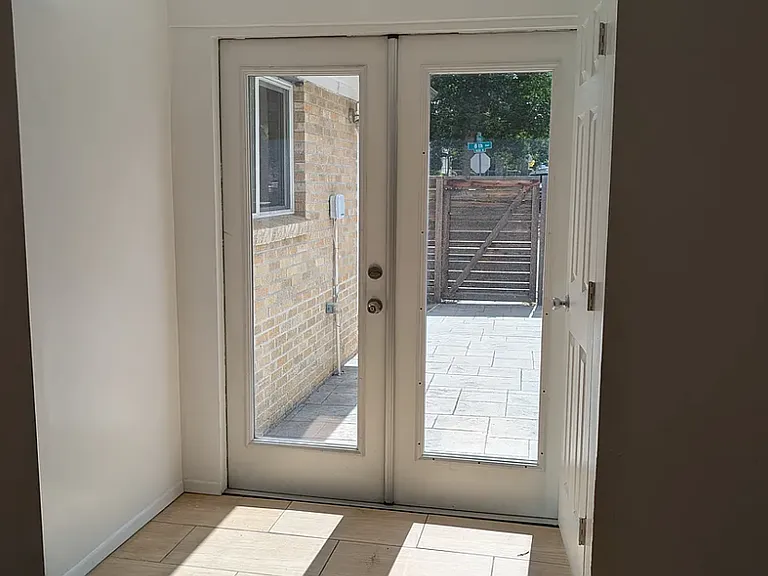 805 Forest St — Photo 16