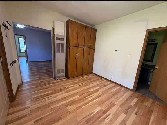 5th image of 713 W Waupaca St