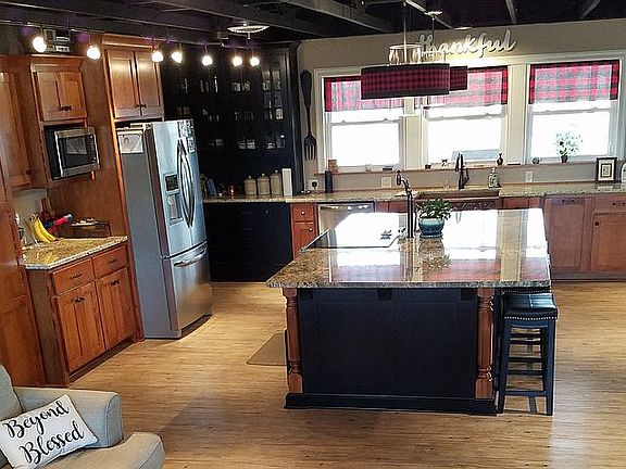 Large open kitchen/island