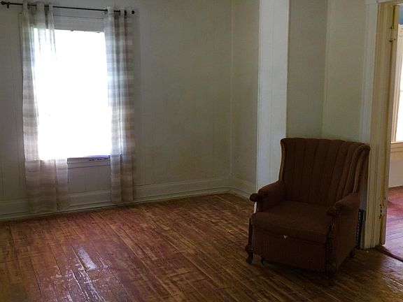 5th image of 222 Park Ave