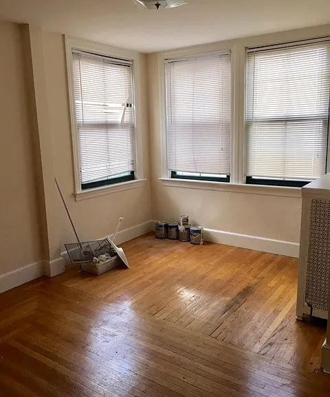322 Broadway — Photo 3