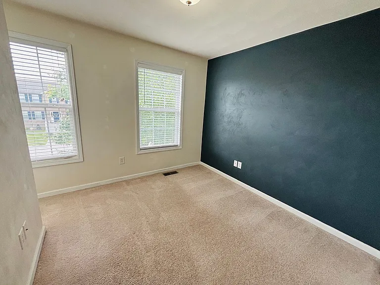 255 Windsor Dr — Photo 17