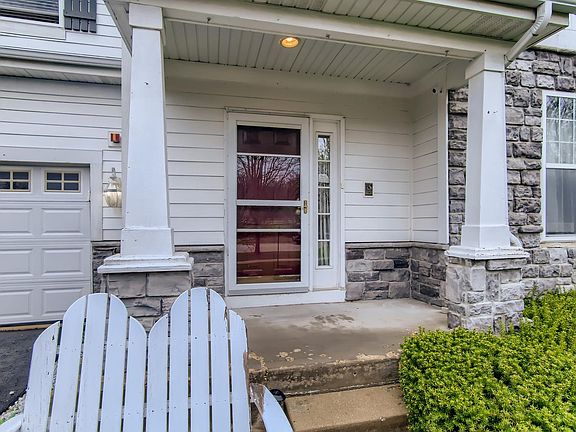 2nd image of 1960 Colchester Ave