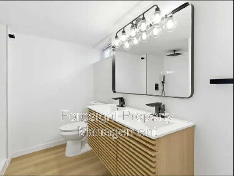1582 Vendome Dr S — Photo 2