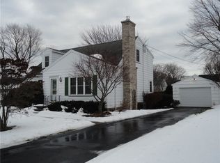 101 Sharon Dr, Rochester, NY 14626