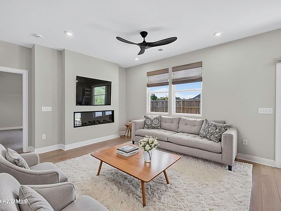 5th image of 7422 Linda Vista Lane NE