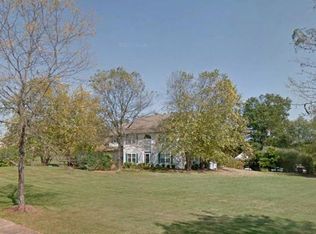 4 Wagon Wheel Dr, Frenchtown, NJ 08825