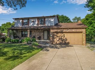 790 Ransom Rd, Lancaster, NY 14086