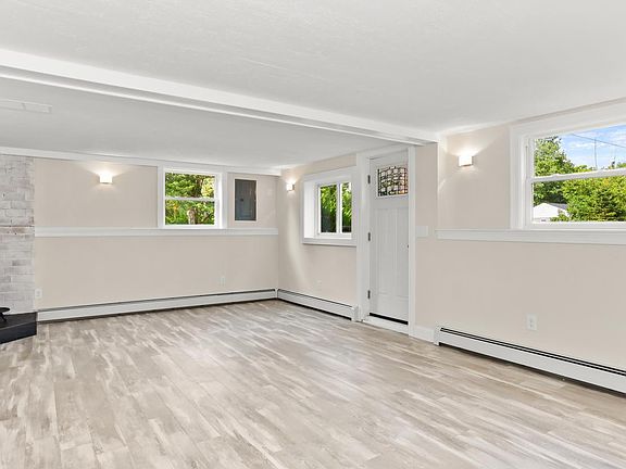 5th image of 30 Dean Rd