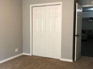 4 S Kaysie St, Angleton, TX 77515