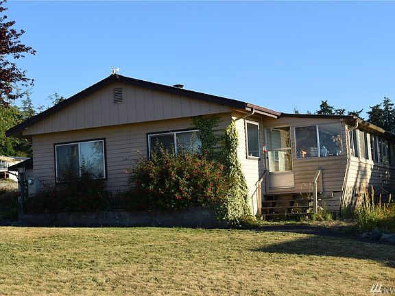 2nd image of 520 Dennis Blvd