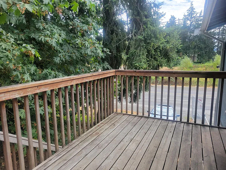15115 Canyon Rd E #B — Photo 9