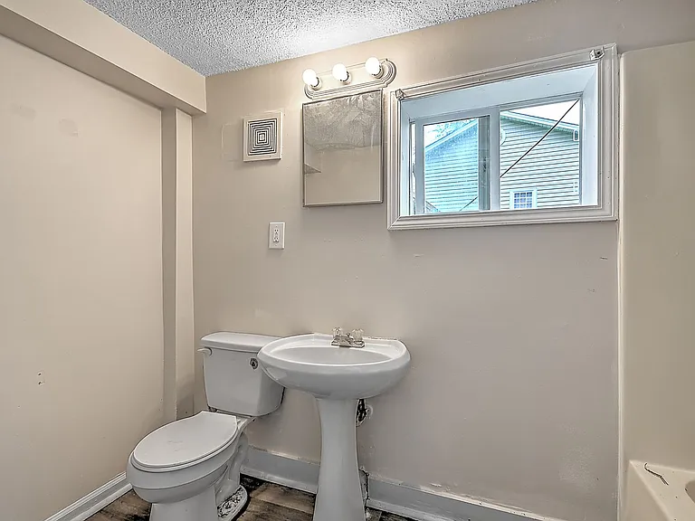 305 Moorland Dr — Photo 21