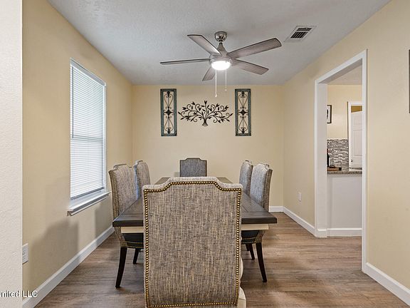 5th image of 1413 Lark Dr