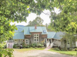 699 Hope Rd APT B, Camden, ME 04843