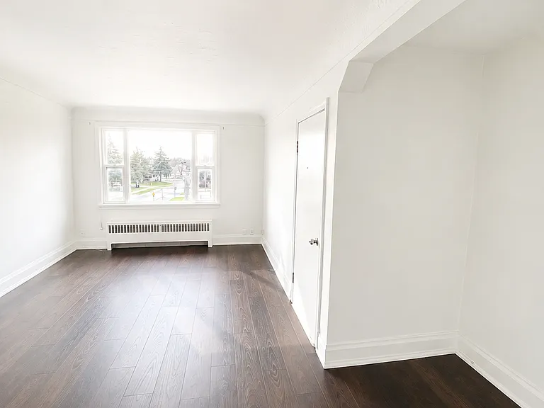 310 Speedvale Ave E — Photo 7