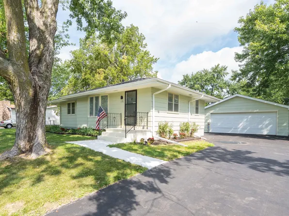 175 Bel Aire Dr, Waukee, IA 50263