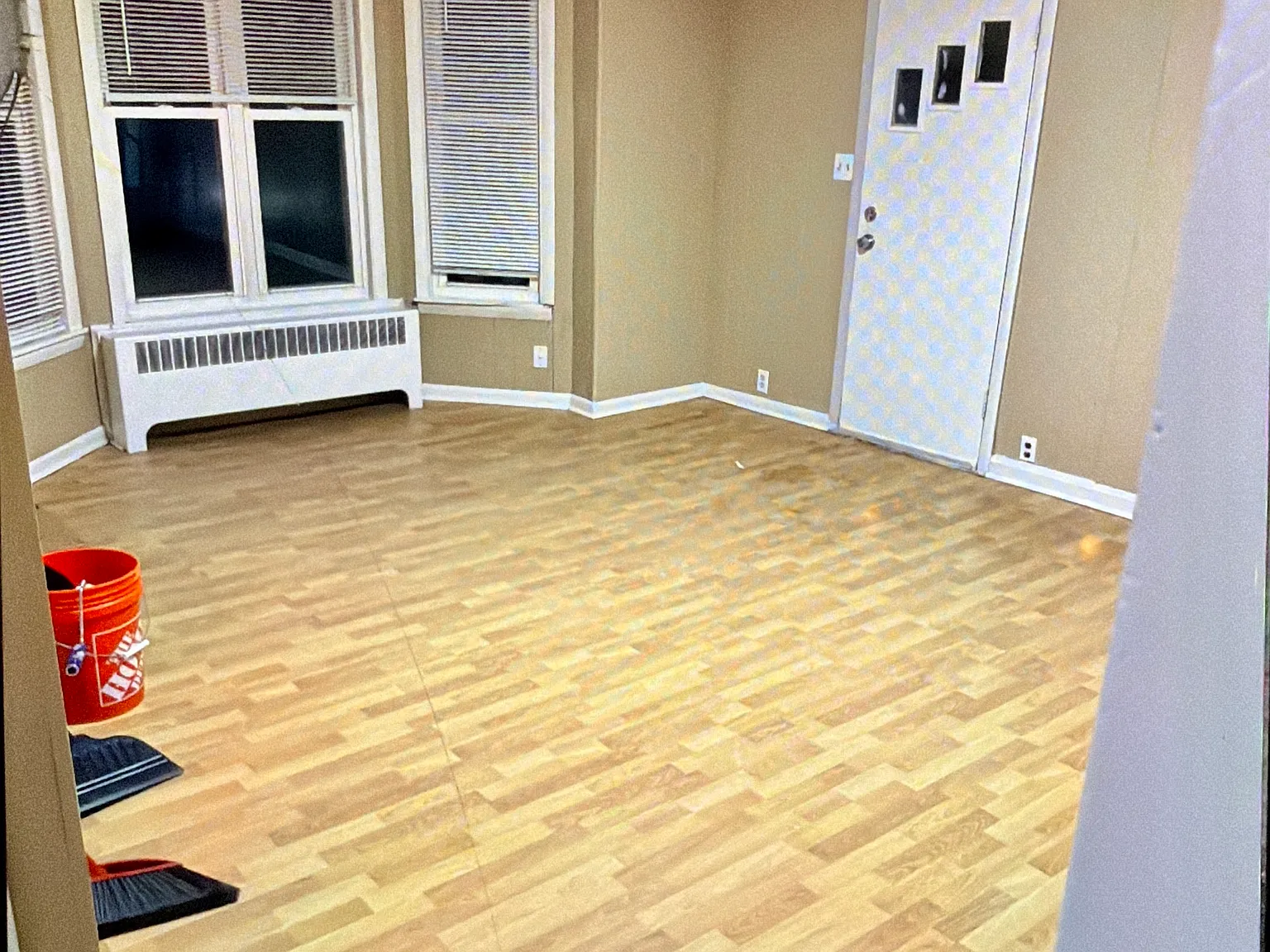 1 bed, 900 sqft, $1,400 — Photo 3