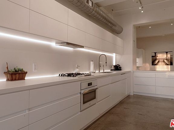 5th image of 849 S Broadway APT 1005