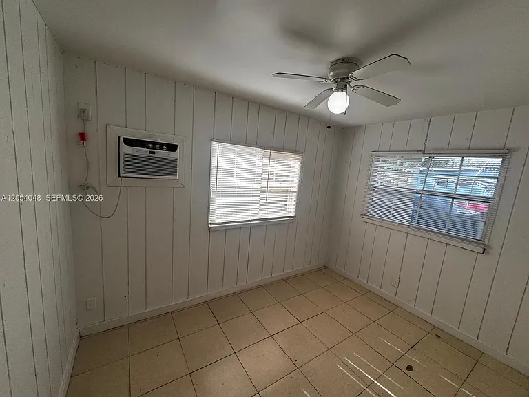 SW 58th Ct — Photo 3