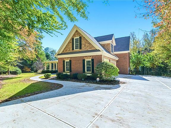 4th image of 101 Smith Forest Ln