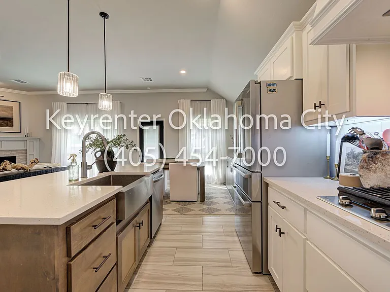 4200 NW 156th Ter — Photo 15
