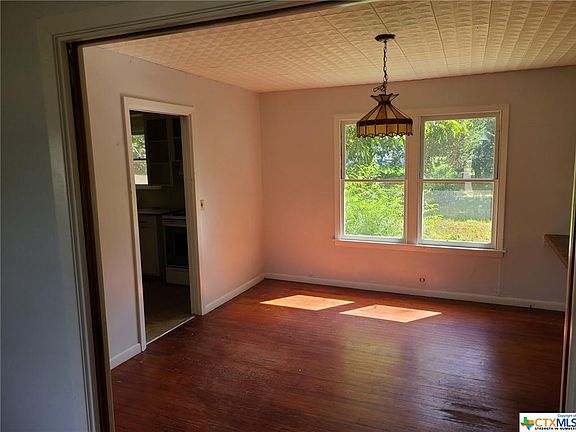 4th image of 1426 Saint Paul St